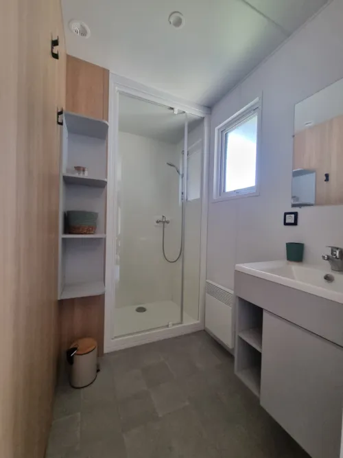 Accommodation - Mobile-Home Guatape - 3 Bedrooms - image n°10 - Camping Le Hameau des Pêcheurs