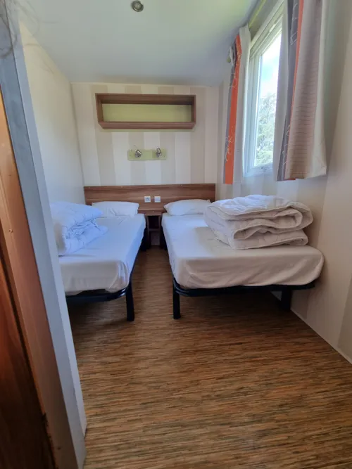 Accommodation - Mobile-Home Abaya - 2 Bedrooms - image n°4 - Camping Le Hameau des Pêcheurs