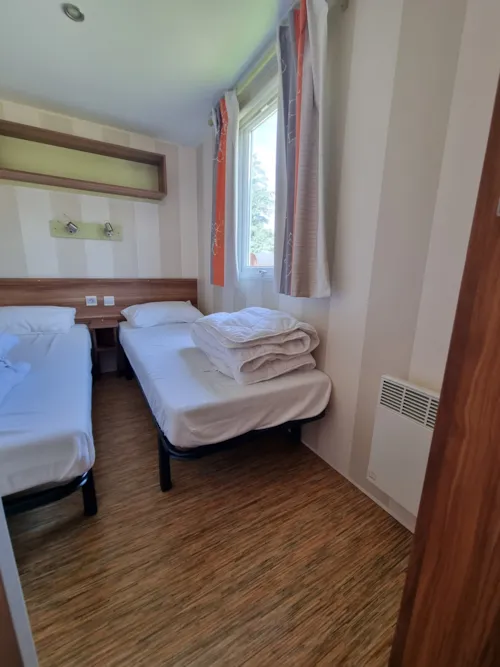 Accommodation - Mobile-Home Abaya - 2 Bedrooms - image n°5 - Camping Le Hameau des Pêcheurs