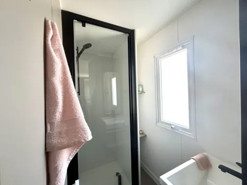 Accommodation - Mobile Home Laguna Colorada - 2 Bedrooms - image n°3 - Camping Le Hameau des Pêcheurs