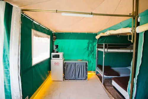 Location - Bungalow Toilé - 2 Chambres - Sans Sanitaires Privatifs - - image n°3 - Camping Côté Vercors