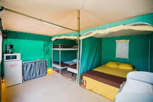 Location - Bungalow Toilé - 2 Chambres - Sans Sanitaires Privatifs - - image n°2 - Camping Côté Vercors