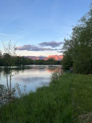 Emplacement - Comfortable pitches by the river - Camping Côté Vercors