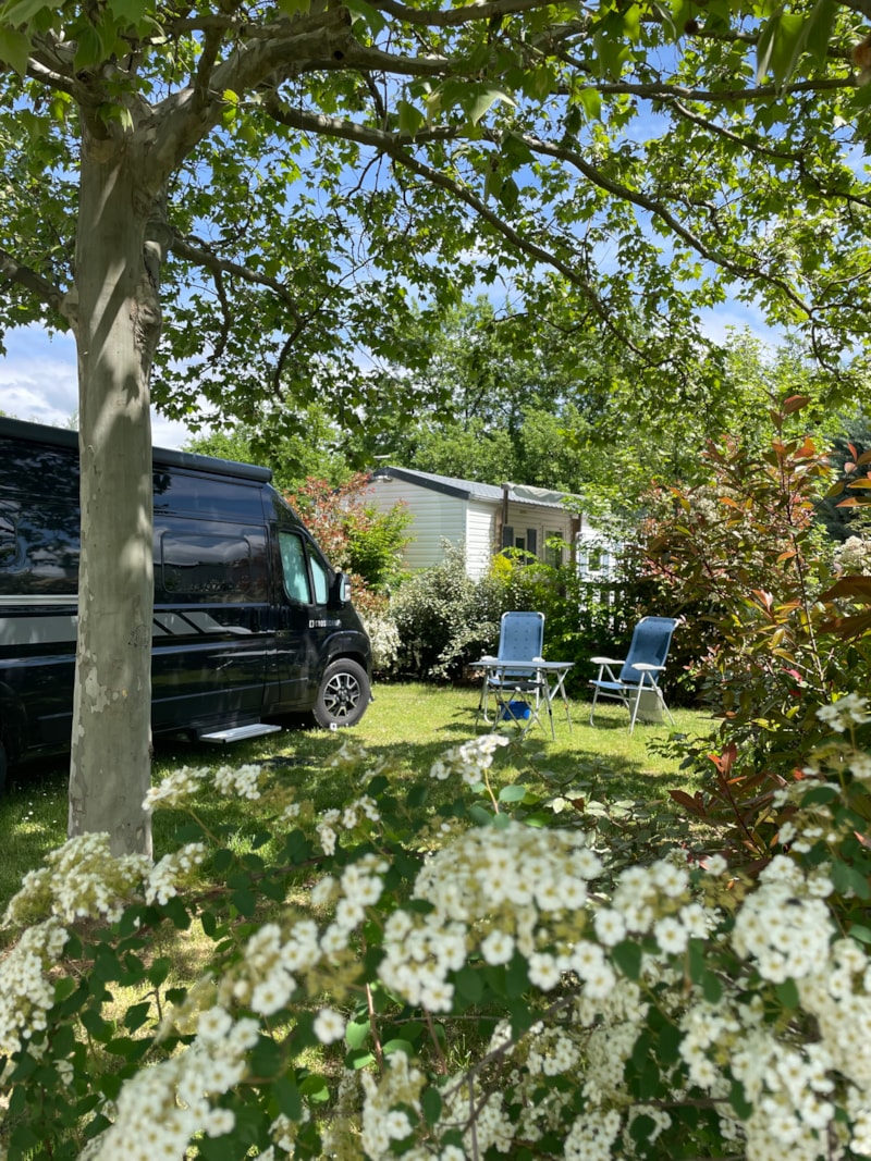 Nomad van campingplatz