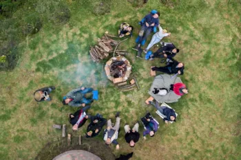 Emplacement - Emplacement Randonneurs + Eau + Électricité - -  Camping les Voiles 