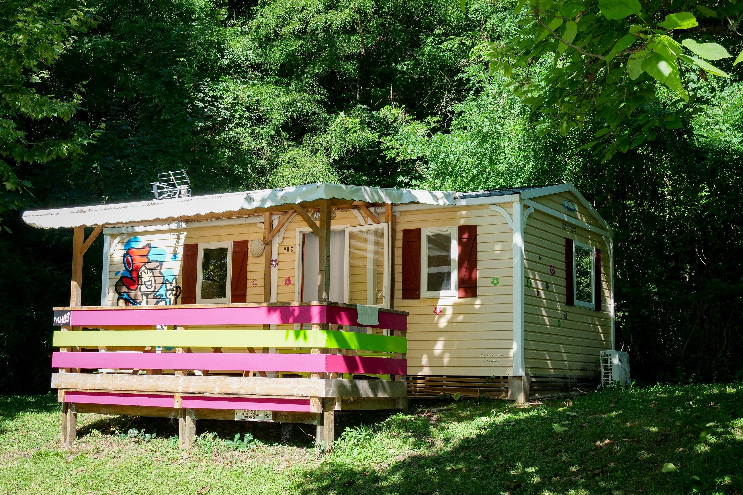 Accommodation - Le Bonheur (2 Bedrooms, 29 M², Air-Conditioned) - Camping Le Bois de Cornage