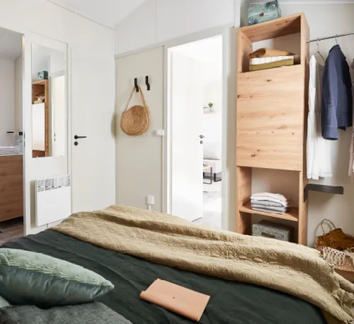 Huuraccommodatie(s) - L'eden (3 Slaapkamers, 40 M², Airconditioning, Spa) ✨✨✨✨✨✨ - image n°6 - Camping Le Bois de Cornage