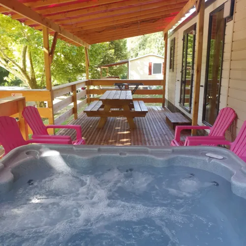 Huuraccommodatie(s) - L'eden (3 Slaapkamers, 40 M², Airconditioning, Spa) ✨✨✨✨✨✨ - image n°1 - Camping Le Bois de Cornage