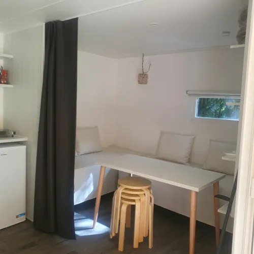 Mietunterkunft - L'evasion Quatro (Ohne Wasser, 2 Schlafzimmer, 16 M²) 🌺🌺🌺🌺 - image n°4 - Camping Le Bois de Cornage