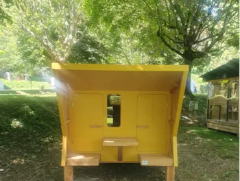 Mietunterkunft - Le Refuge (Kein Wasser, 1 Schlafzimmer, 4 M²) 🧸🧸 - Camping Le Bois de Cornage