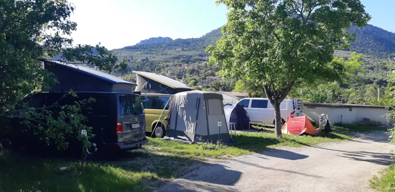 Forfait Camping (Emplacement, 2 Personnes, 1 Véhicule)