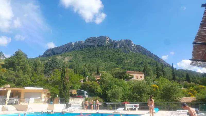 Forfait Camping (Emplacement, 2 Personnes, 1 Véhicule)