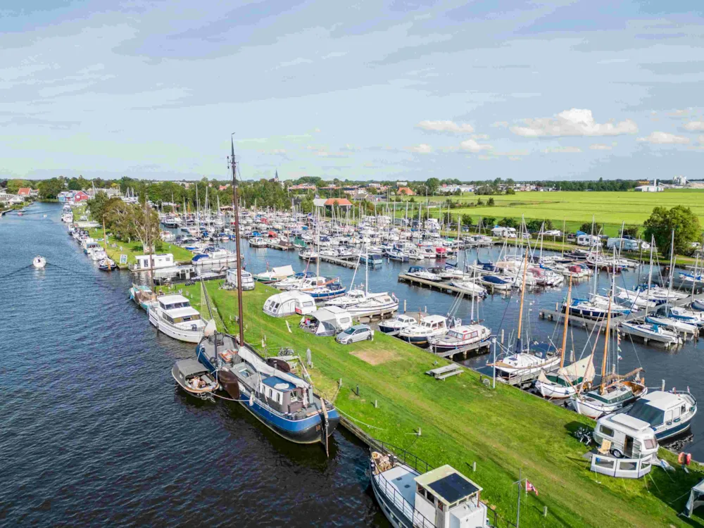 Stellplatz - Stellplatz Am Wasser - Drijfveer