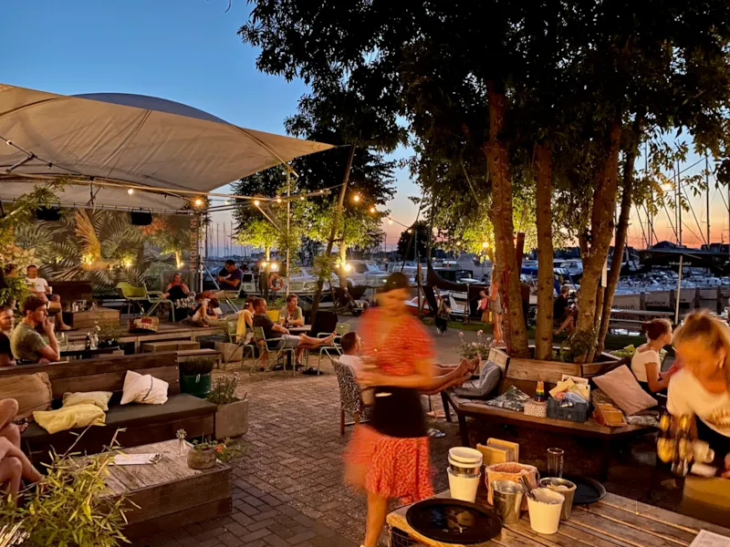 Emplacement Au Bord De L'eau