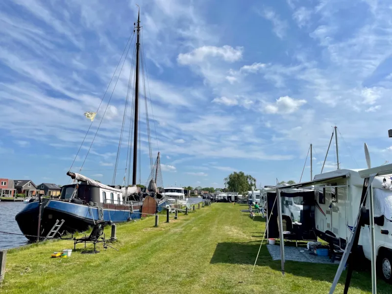 Emplacement Au Bord De L'eau