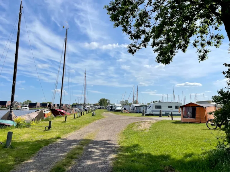 Emplacement Au Bord De L'eau