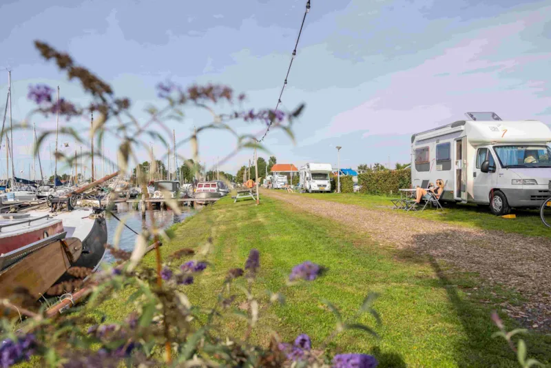 Emplacement Camping-Car Au Port