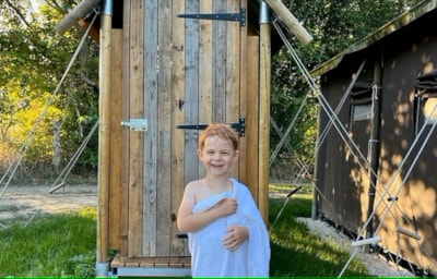 Lodge with private outdoor shower