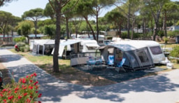 Pitch - Package 2P Relax ** : Caravan Or Tent / Auto And 10 Amp Including - YELLOH! VILLAGE - LA BASTIANE