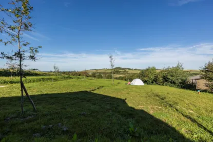 Parcela Especial Excursionista Andando O Ciclista Con Tienda