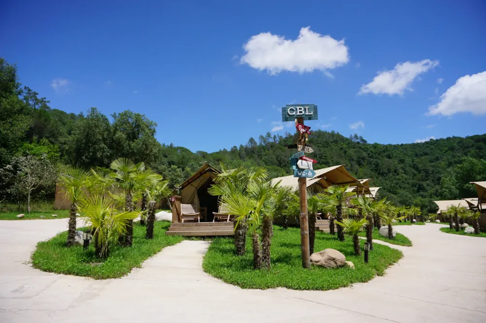 Can Bora Lodges