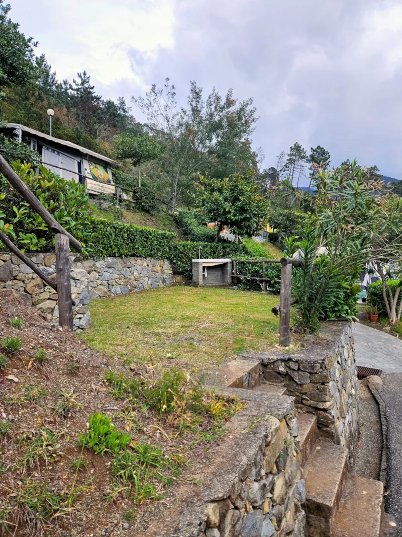 Emplacement Petit Pour Tente (Env. 5 X 4 Mètres)