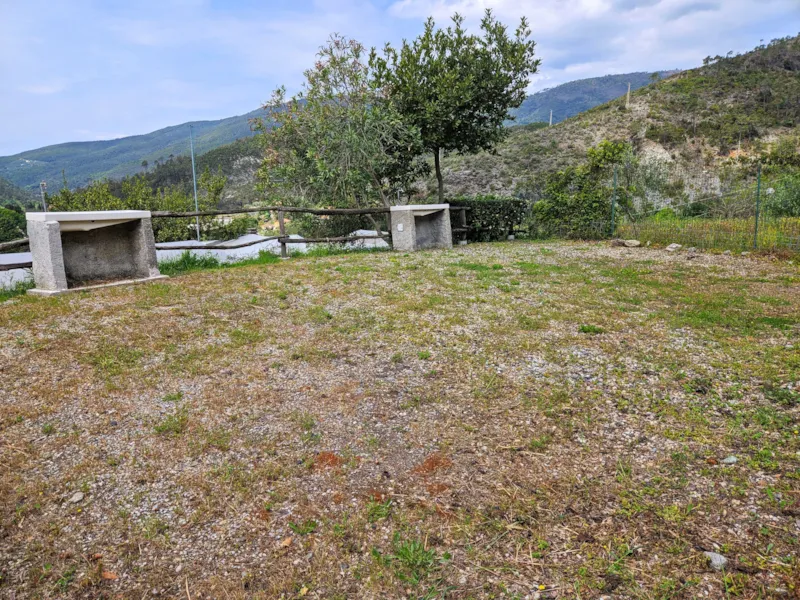 Emplacement Petit Pour Tente (Env. 5 X 4 Mètres)