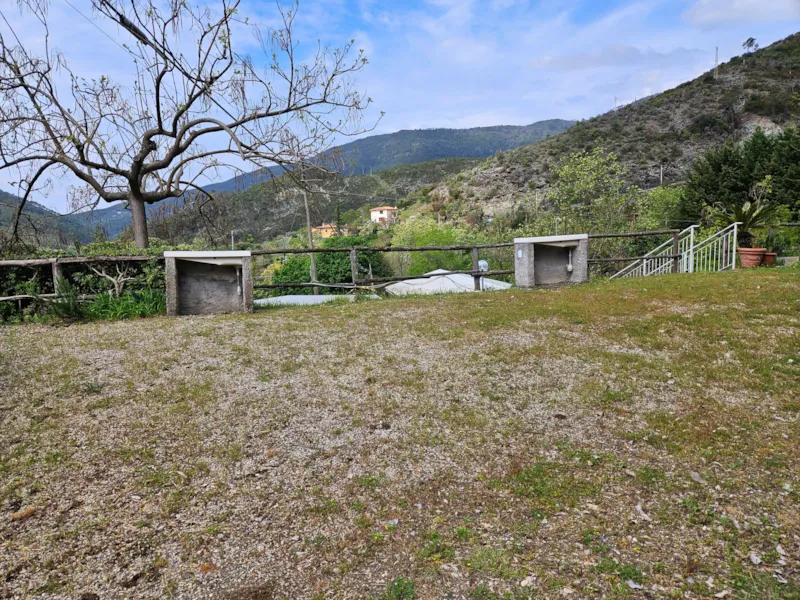 Emplacement Grand Pour Tentes (Env, 5 X 7 Mètres)