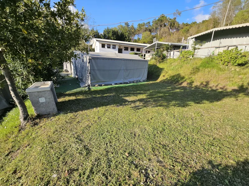 Emplacement Grand Pour Tentes (Env, 5 X 7 Mètres)