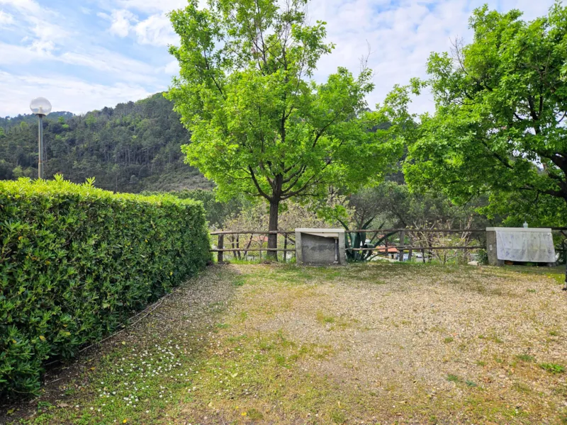 Emplacement Petit Pour Voiture/Van (Véhicule Au Maximum 4 X 1,7 Mètres)