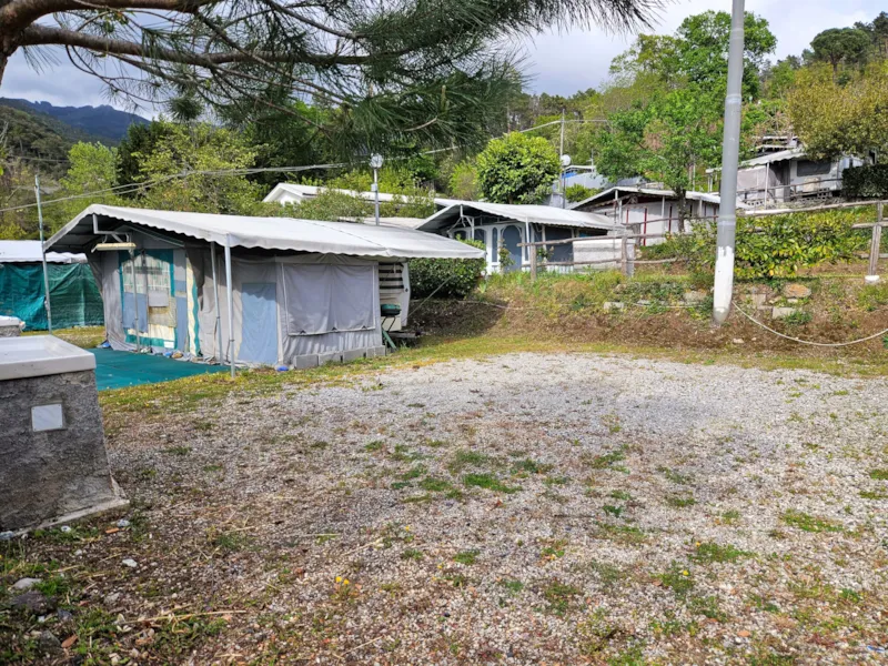 Emplacement Petit Pour Voiture/Van (Véhicule Au Maximum 4 X 1,7 Mètres)