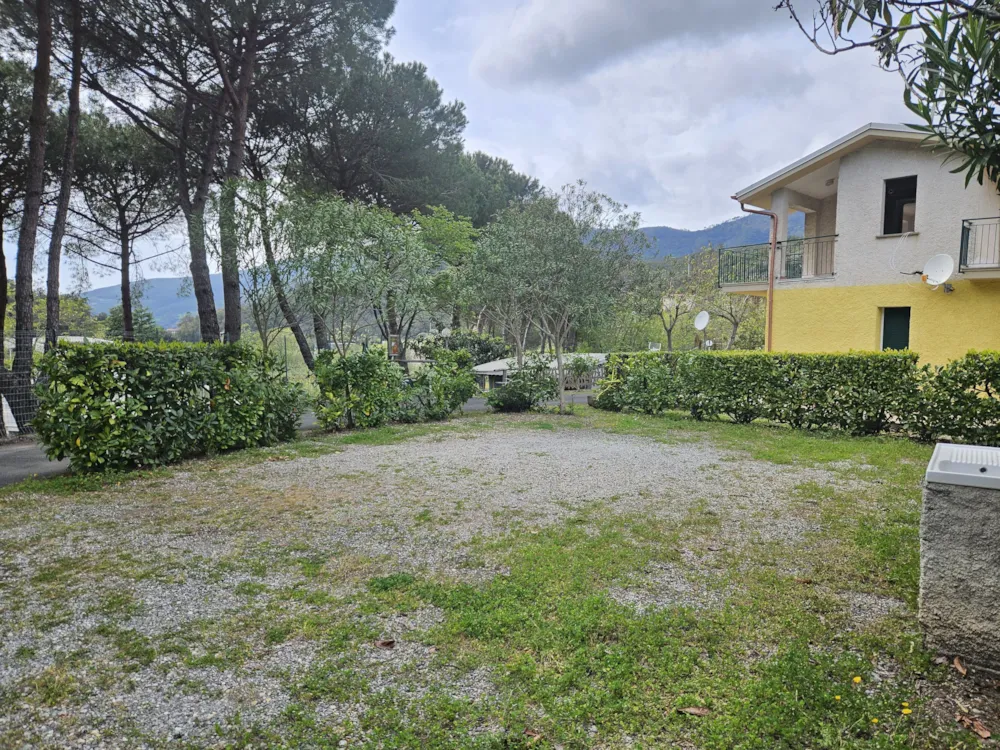 Pitch - Big Camper/Caravan Pitch (Vehicle Max. 7,5 X 2,4 Meters) - Camping Costabella