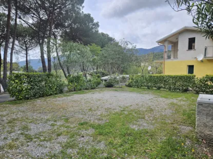 Piazzola Grande Per Camper/Roulotte (Veicolo Al Massimo 7,5 X 2,4 Metri)