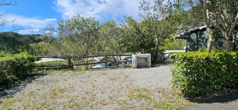 Emplacement Petit Pour Voiture/Van (Véhicule Au Maximum 4 X 1,7 Mètres)