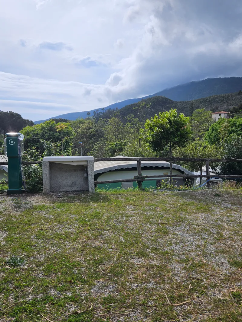 Emplacement Petit Pour Voiture/Van (Véhicule Au Maximum 4 X 1,7 Mètres)