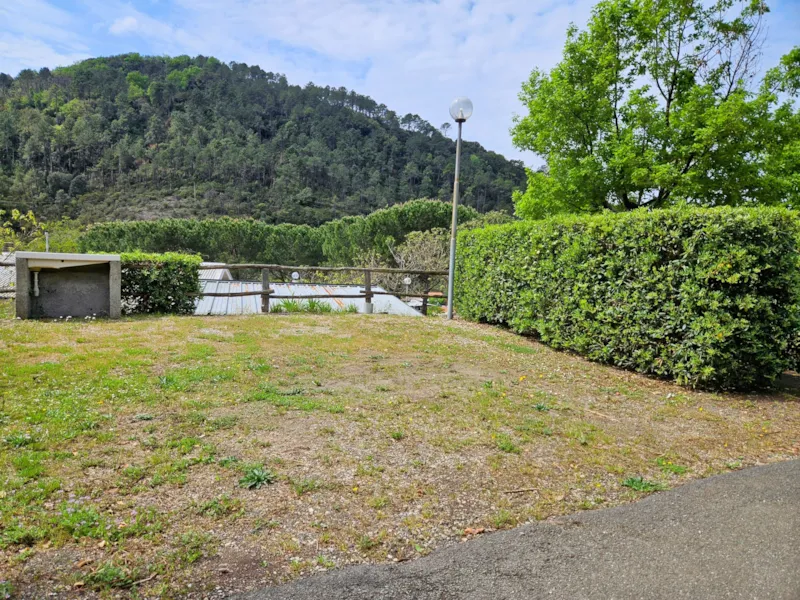 Emplacement Petit Pour Voiture/Van (Véhicule Au Maximum 4 X 1,7 Mètres)