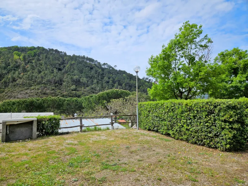 Emplacement Petit Pour Voiture/Van (Véhicule Au Maximum 4 X 1,7 Mètres)