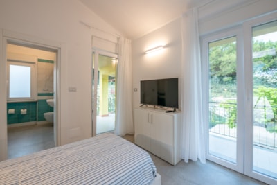 TRIPLE ROOM with private bathroom and terrace — 2