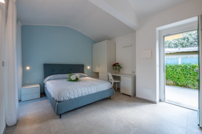 TRIPLE ROOM with private bathroom and terrace — 3