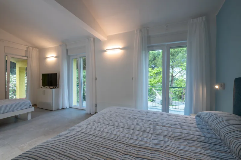 Chambre Triple Avec Salle De Bain Privée