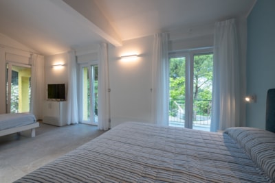TRIPLE ROOM with private bathroom and terrace — 6