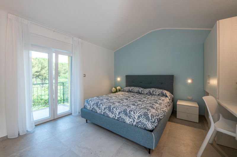 CHAMBRE QUADRUPLE avec salle de bain privée et terrasse