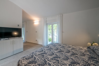 QUADRUPLE ROOM with private bathroom and terrace — 2