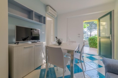 FAMILY APARTMENT — 10