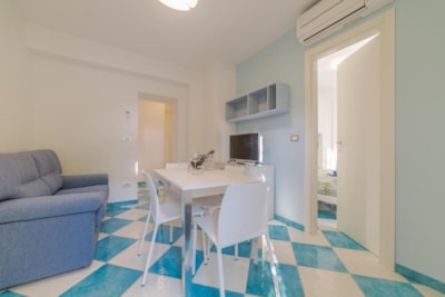 FAMILY APARTMENT — 5