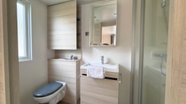 NEBRASKA LUXE MET SPA