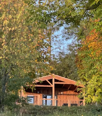 Location - Chalet "Le Cerf" 2 Chambres - Camping Sérendipité 