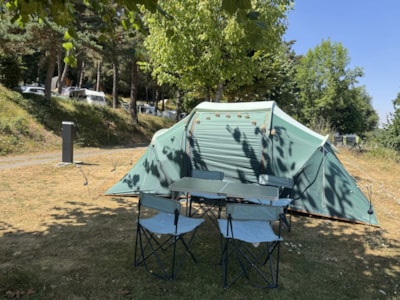 Emplacement équipé "prêt-à-camper"
