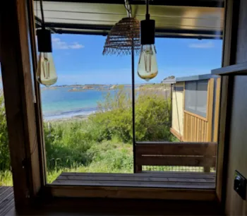 Mietunterkunft - Tiny Lodge 2 Schlafzimmer Meerblick - Camping Seasonova La Pointe de Roscoff
