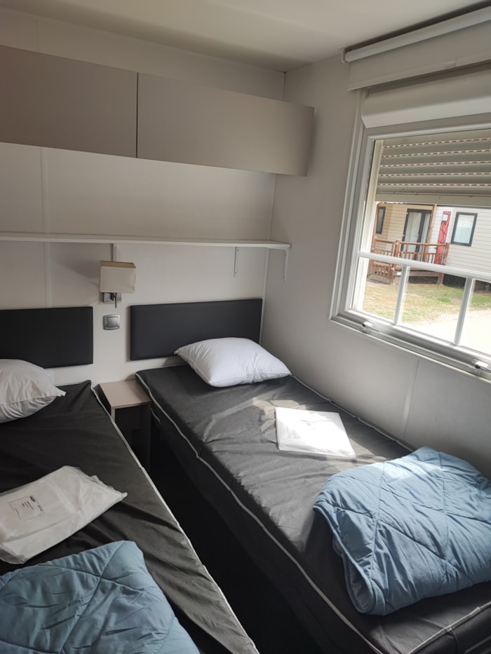 C301 Mh  34 M² 3 Chambre, Climatiser , Terrasse De 18 M² Très Bonne Emplacement Dans Le Camping